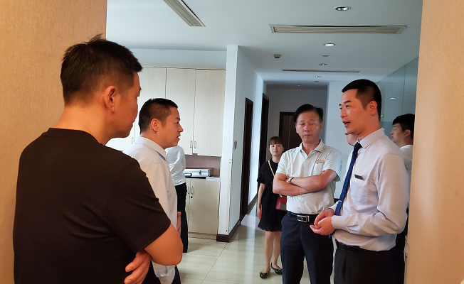 ����AG����|AG���˹�����