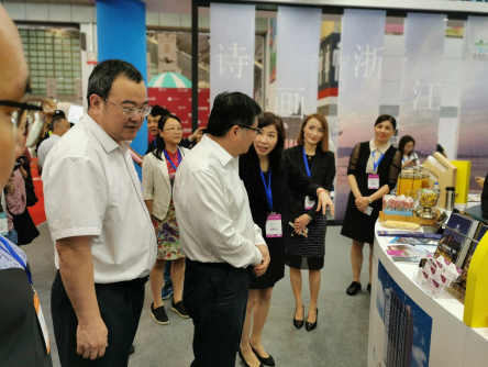 ����AG����|AG���˹�����