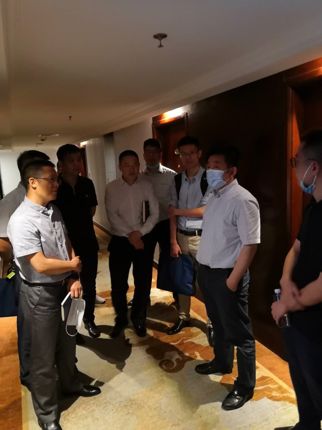 ����AG����|AG���˹�����