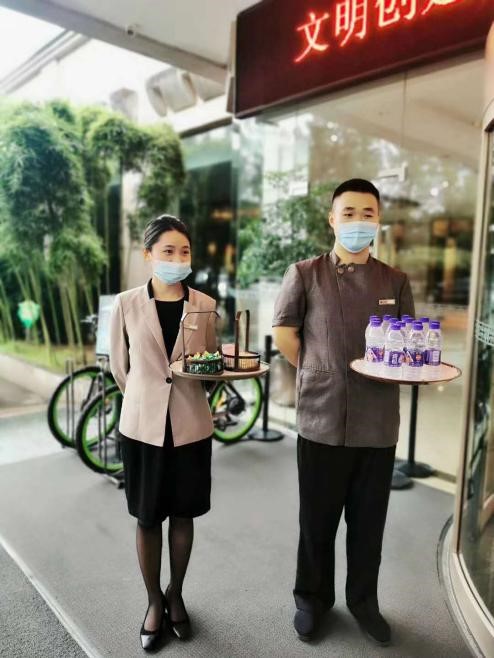 ����AG����|AG���˹�����