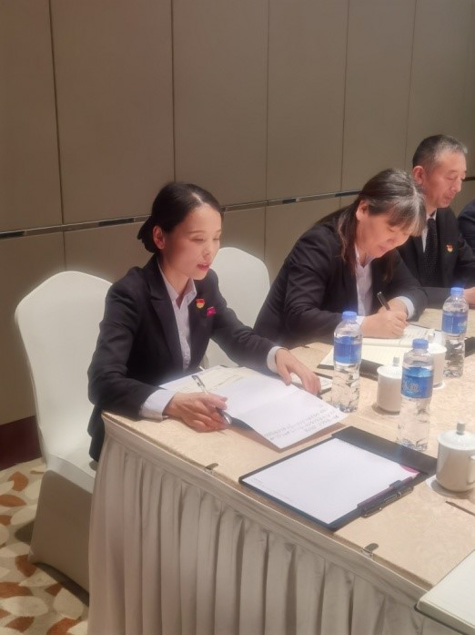 ����AG����|AG���˹�����