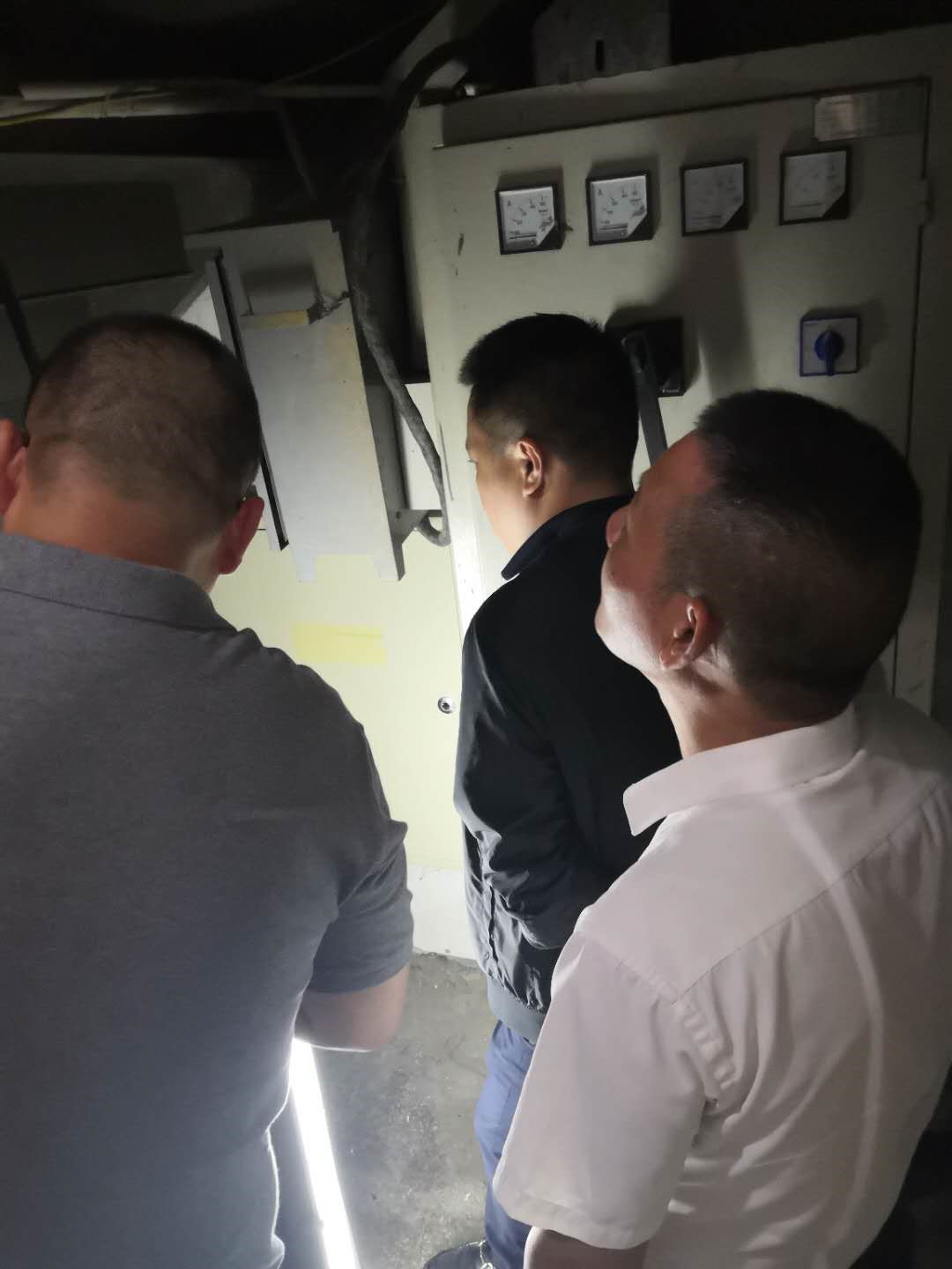 ����AG����|AG���˹�����