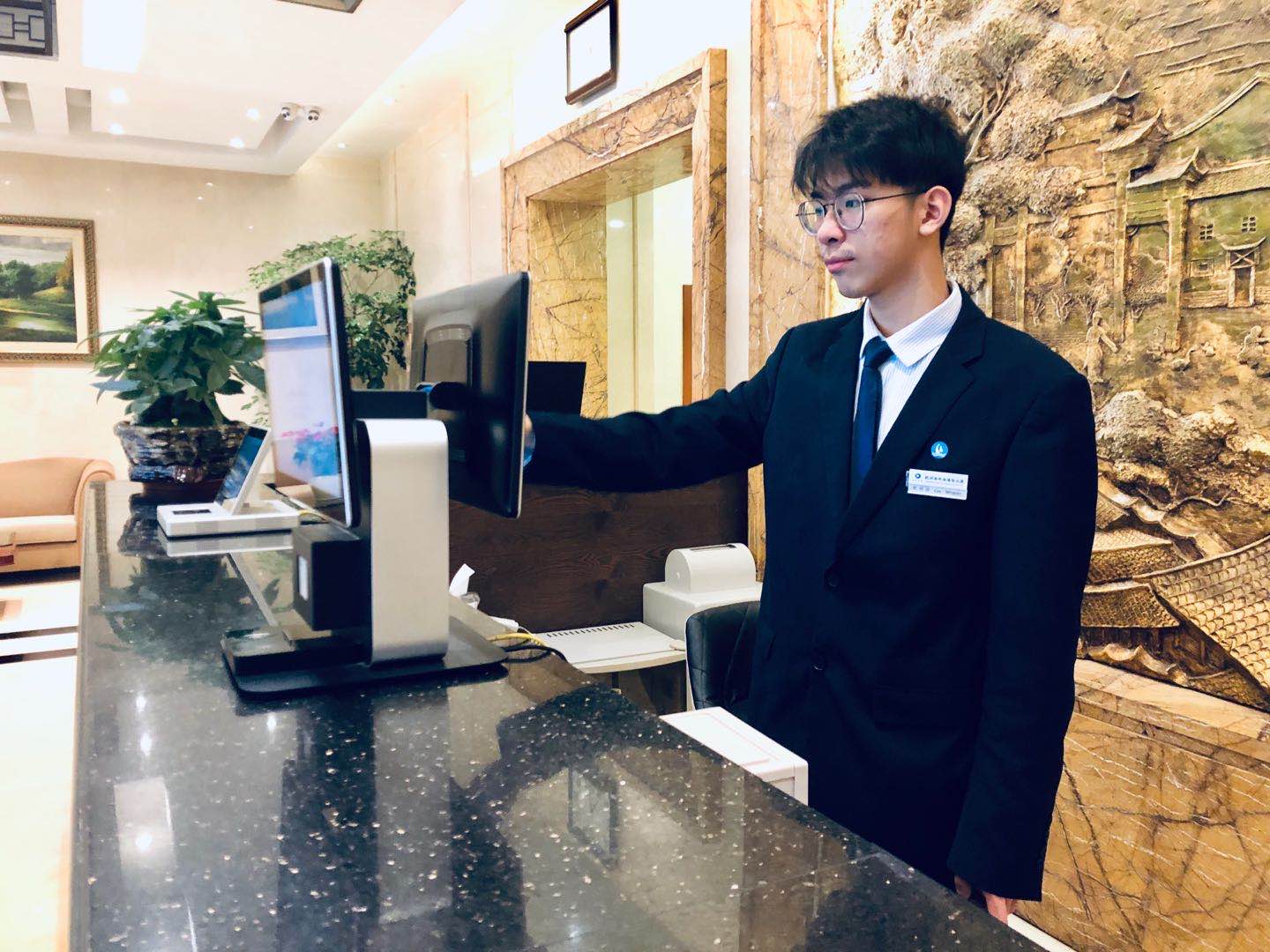 ����AG����|AG���˹�����