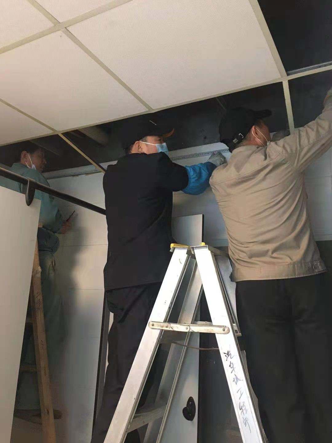 ����AG����|AG���˹�����