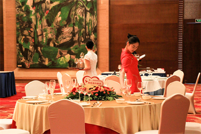 ����AG����|AG���˹�����