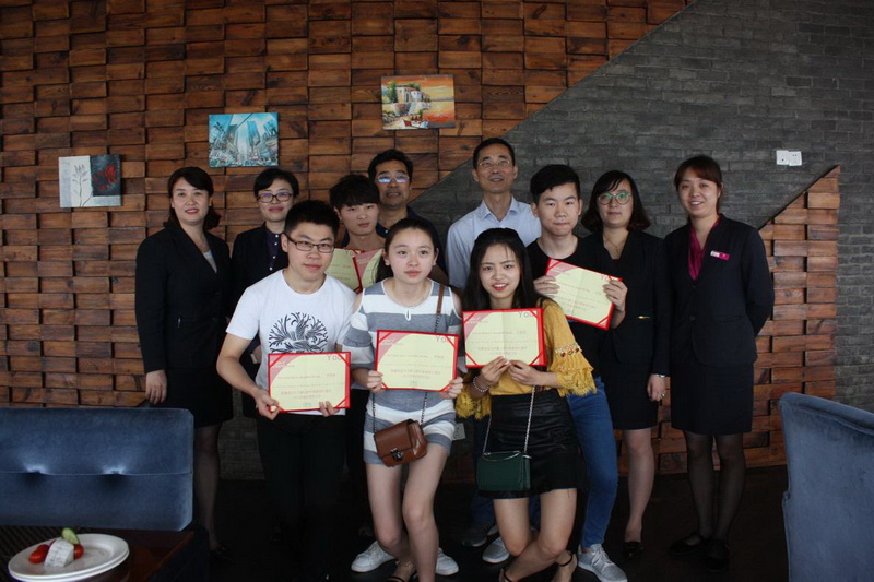 ����AG����|AG���˹�����