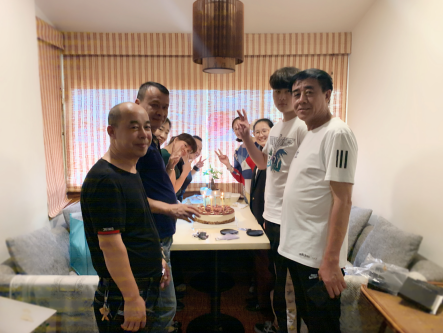 ����AG����|AG���˹�����