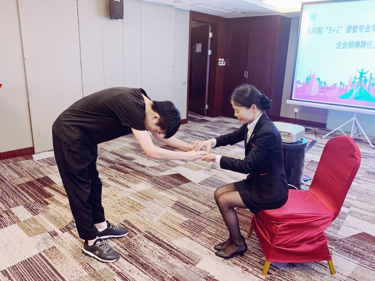 ����AG����|AG���˹�����