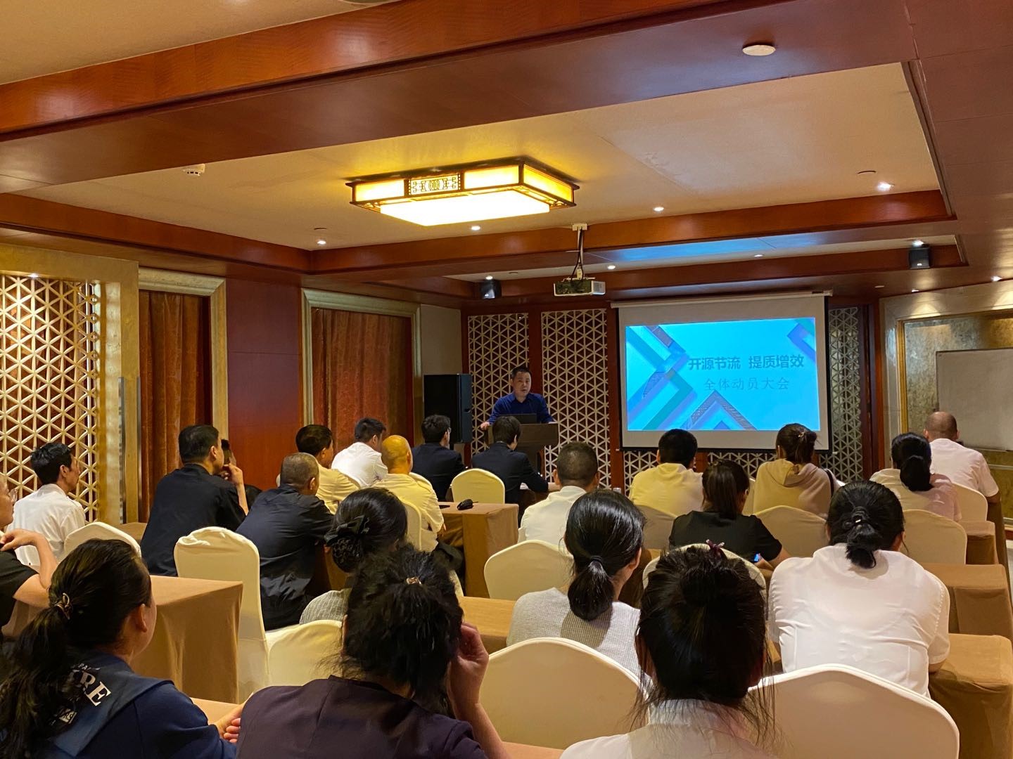 ����AG����|AG���˹�����