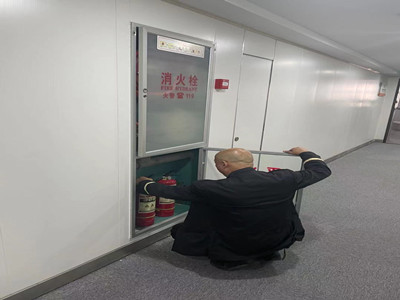 ����AG����|AG���˹�����