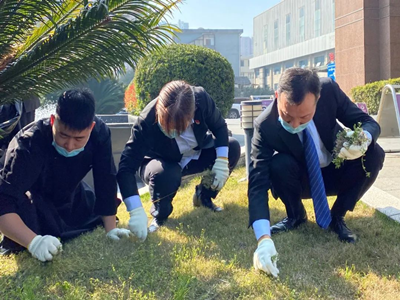 ����AG����|AG���˹�����