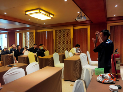 ����AG����|AG���˹�����